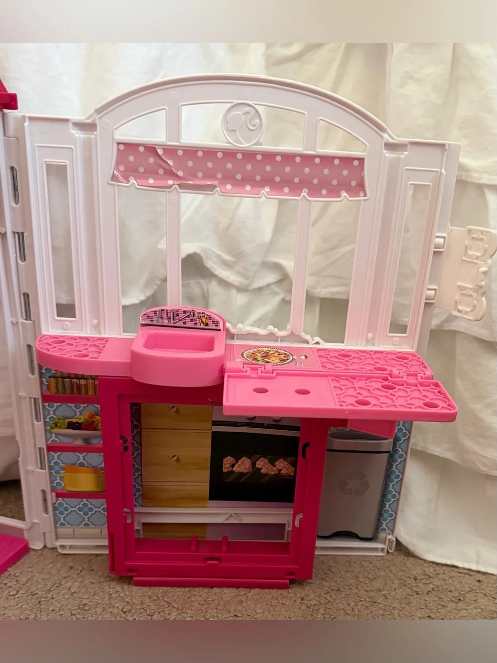 Barbie Glam Getaway Pink and White Foldable Playhouse Carry Case
